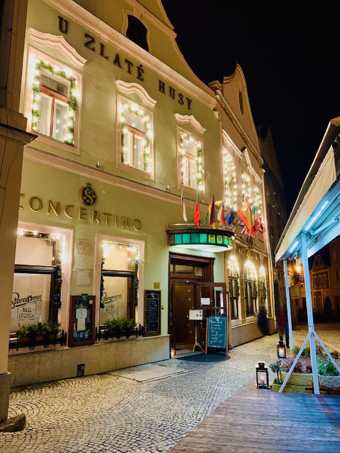 Hotel Concertino Zlata Husa Jindřichův Hradec Exterior foto