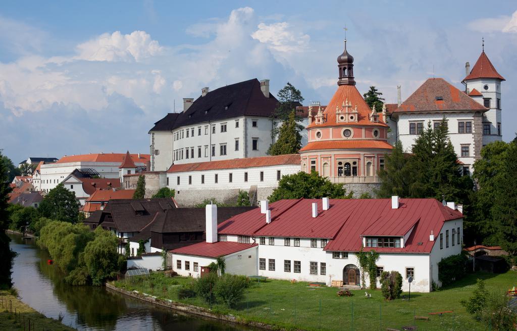 Hotel Concertino Zlata Husa Jindřichův Hradec Exterior foto